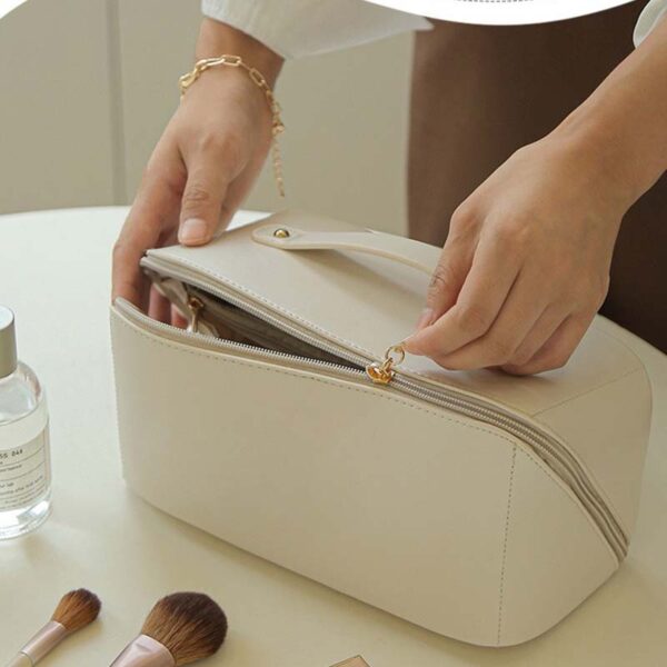 Large capacity Cosmetic Bag Train Case Vanity Case - Image 8